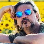 Çelik Sahne Menajeri,