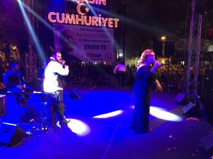 Güllü Konser Kaşesi,